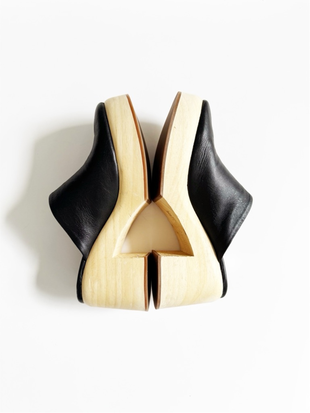 E8 By MIISTA Roberta Wooden Platform Clog In Black Leather | 39 - Picture 3 of 11